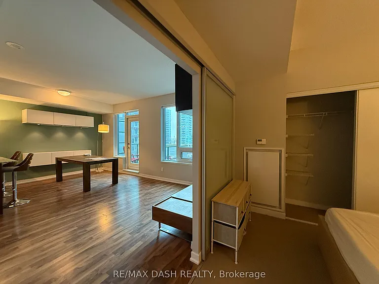 55 E Liberty St #918 — Photo 19