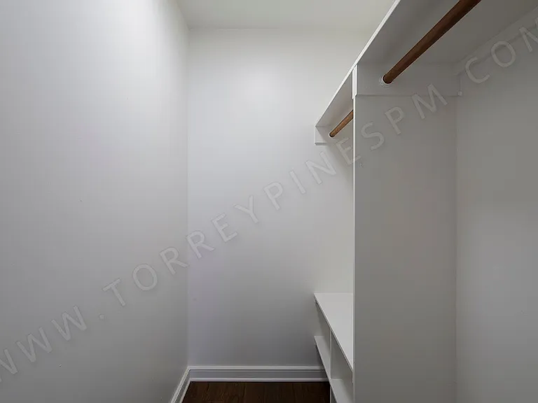 Crevillea Apartments — Photo 10