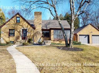 3260 Essex St NE #1B, Grand Rapids, MI 49525