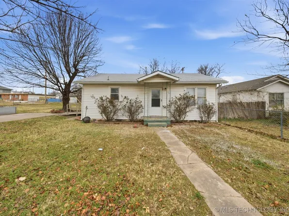616 E Cherry St, Cushing, OK 74023