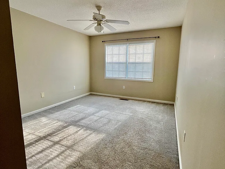 127 S Springview Dr — Photo 6