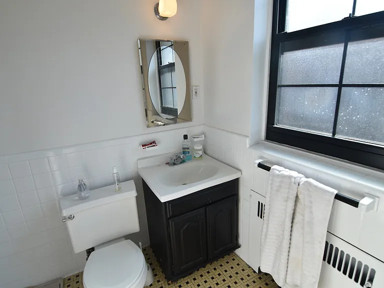 94 Marion St #5 — Photo 11