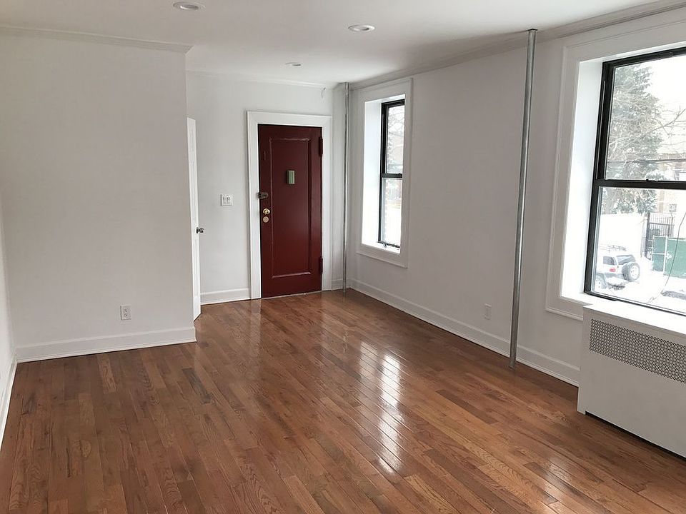 1st image of 3109 21st Ave APT C2