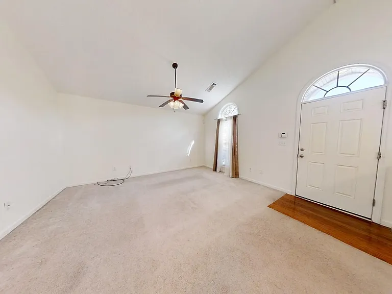 2108 Dutch Ct — Photo 6