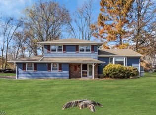 22 Parkside Dr, Parsippany, NJ 07054