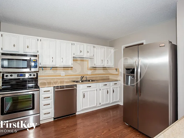 111 Timberlake Ct — Photo 6