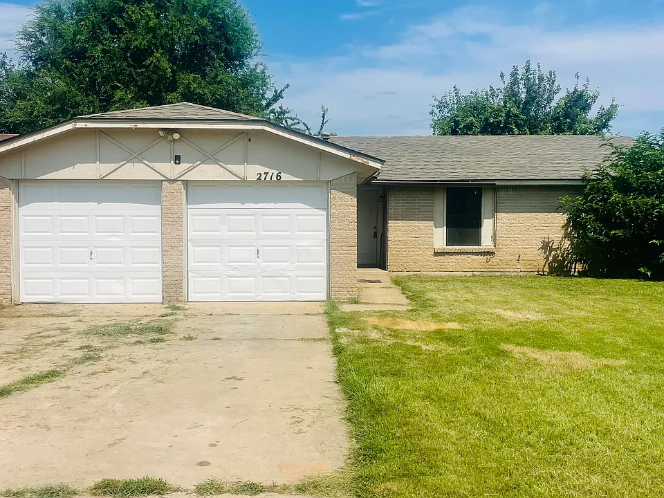 2716 Lindsay Ln