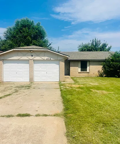2716 Lindsay Ln Photo 1