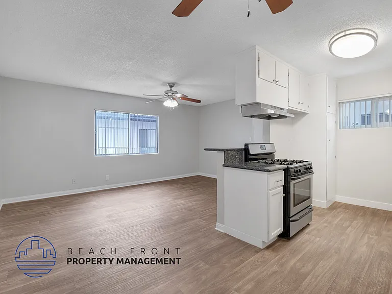 12417 Benedict Ave. — Photo 23