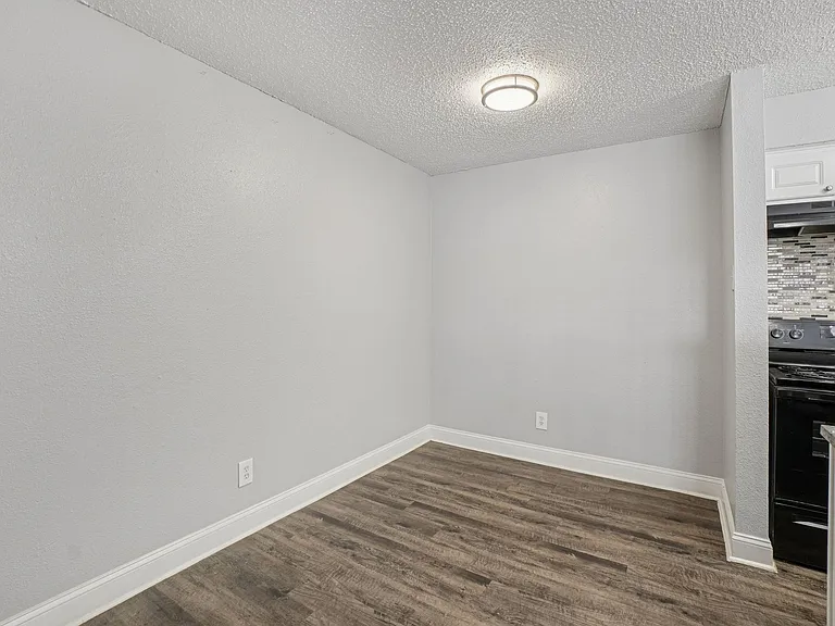 Don't Miss Out Biltmore Homes Leasing Fast — Photo 75