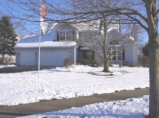 430 Brookhaven Cir, Sugar Grove, IL 60554