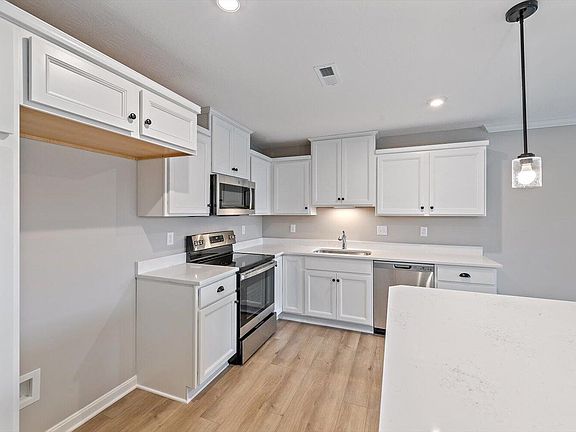 5th image of 2468 Arezzo St #401-203