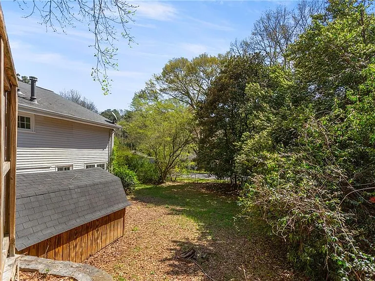 2866 Highland Dr SE — Photo 28