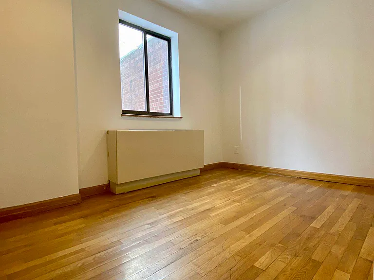 370 W 30th St #12E — Photo 8