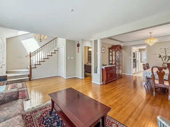 2755 W 20th Ave, Vancouver, BC V6L 1H1