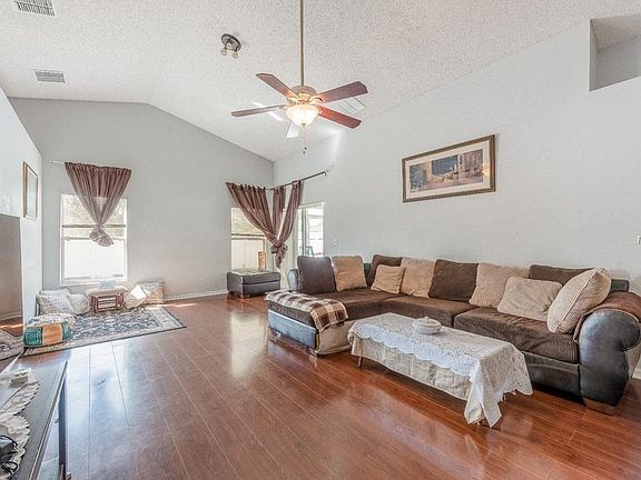 5th image of 157 Delancey Dr