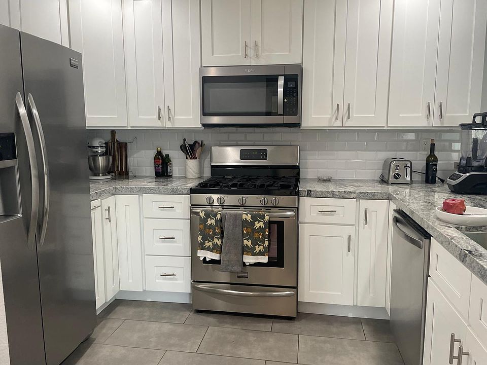 1st image of 1646 Greenfield Ave APT 107