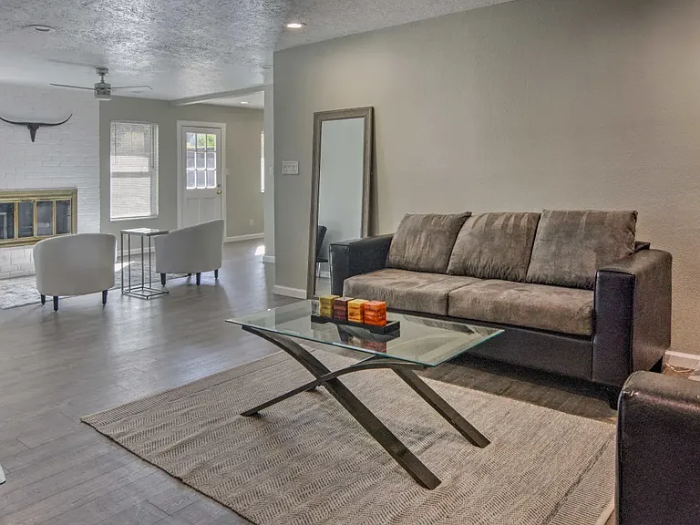 1208 Hupmobile Dr NE — Photo 11