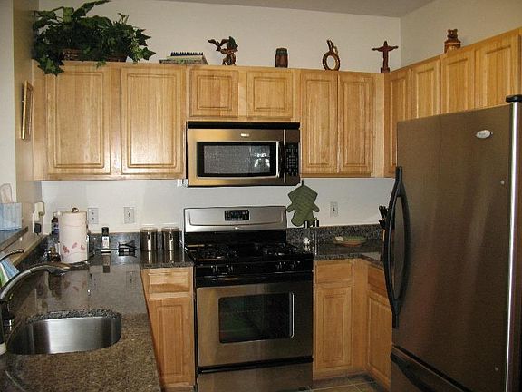 3rd image of 100 Ladyshire Ln