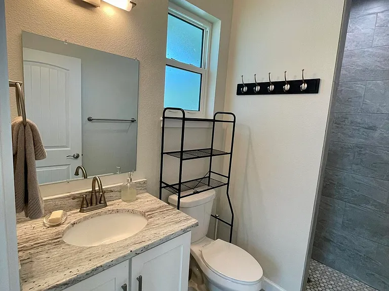 208 Hillsboro St — Photo 41