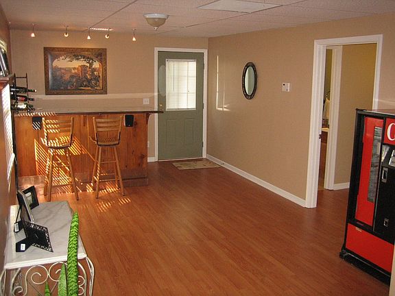 Large Entertainment Area in basement