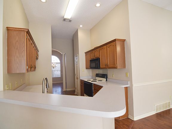 4th image of 1211 Thornton Cv