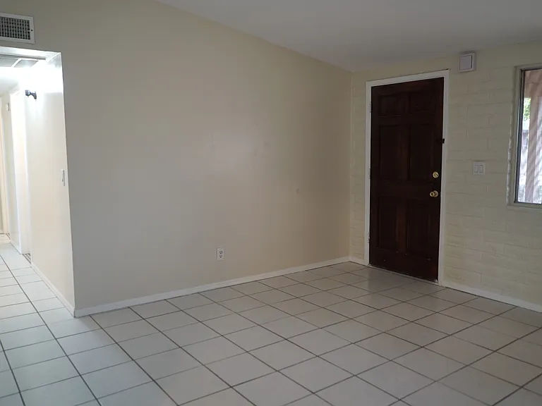 951 W Oahu Pl — Photo 3