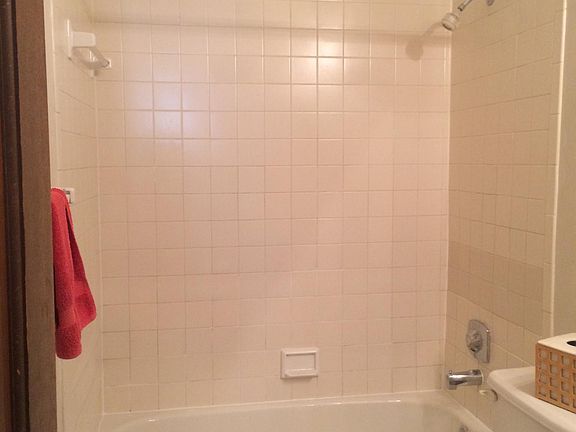 Full bath upstairs