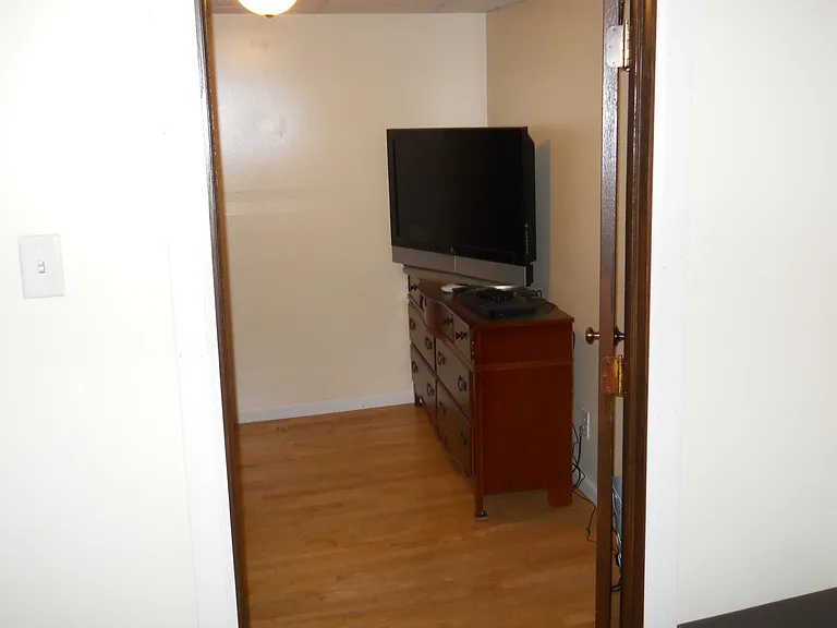 411 Goslin Rd — Photo 6