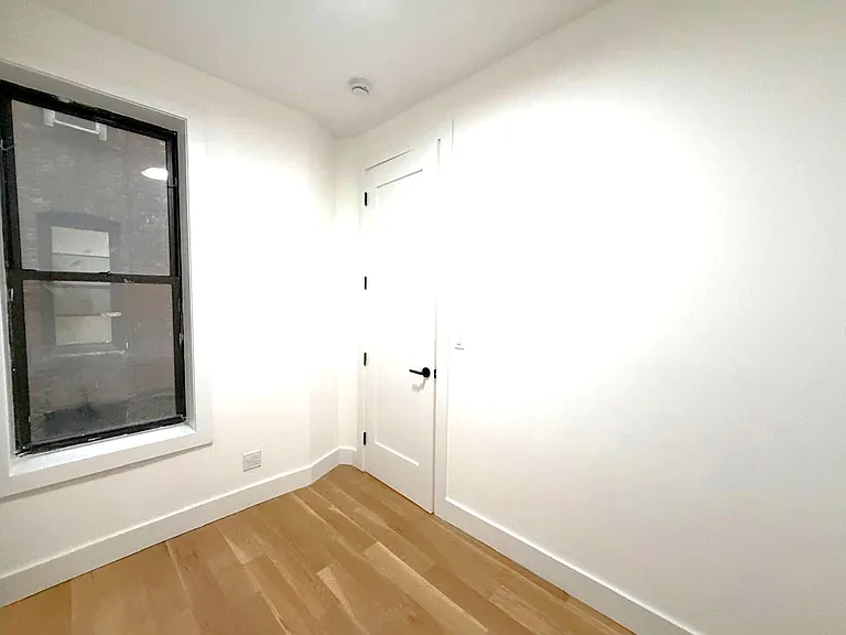 275 Halsey St #1L — Photo 15