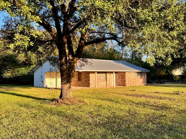 157 County Road 751, Buna, TX 77612