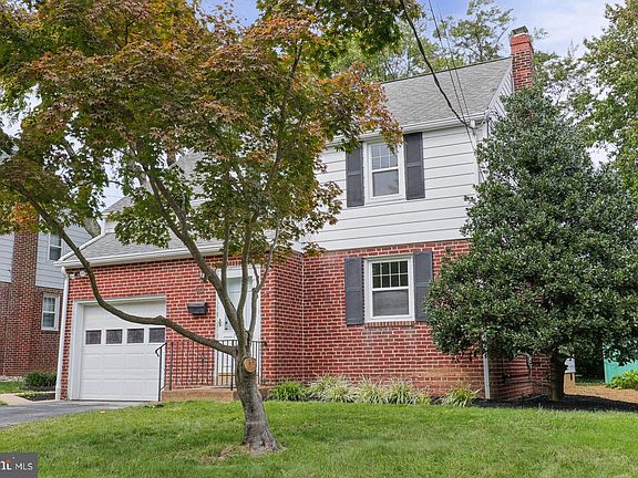2nd image of 411 Goodley Rd