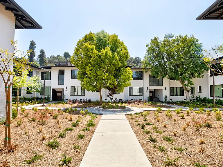 1584 Yosemite Dr — Photo 7
