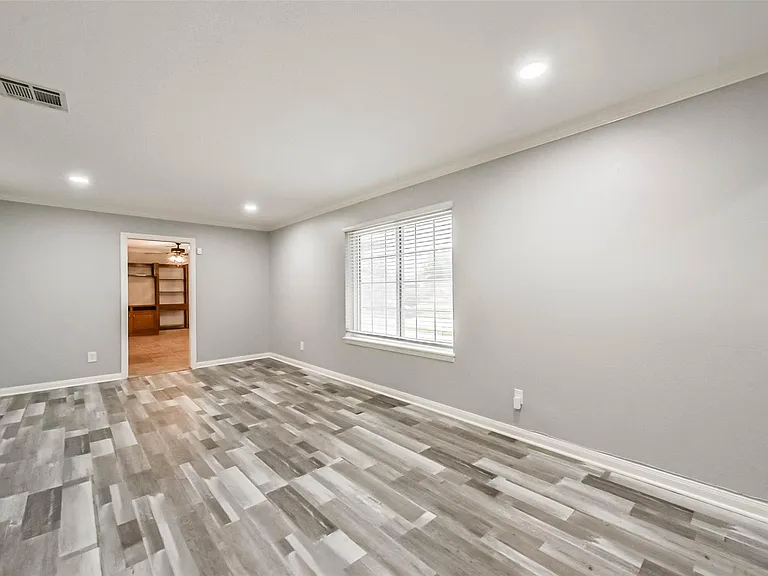 10999 Fairland Dr — Photo 9