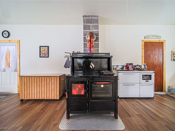 4th image of 3542 Mann Rd