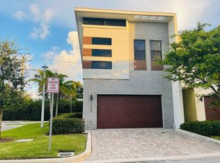 4460 NW 8th Pl, Plantation, FL 33317
