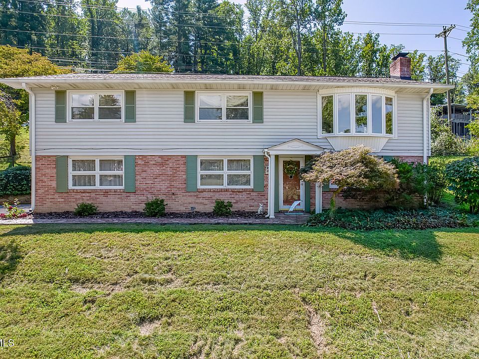 1st image of 638 Fox Meadow Ln