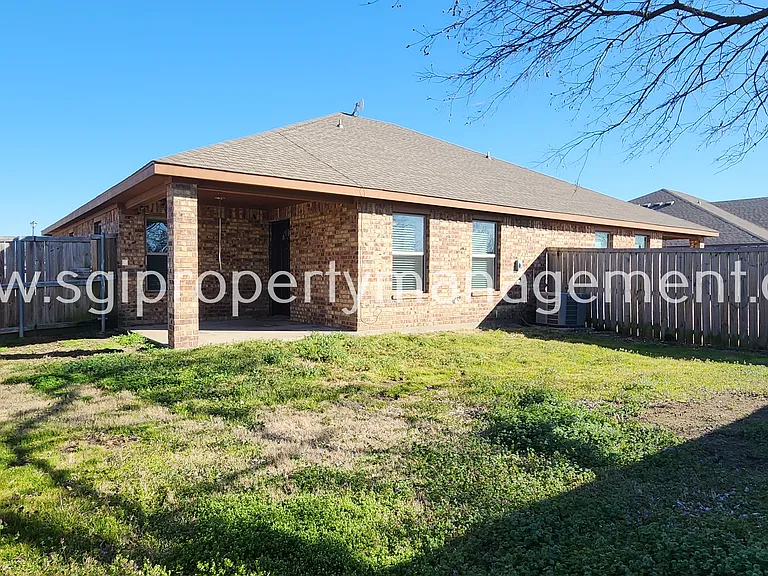 931 Robineta Ln — Photo 15
