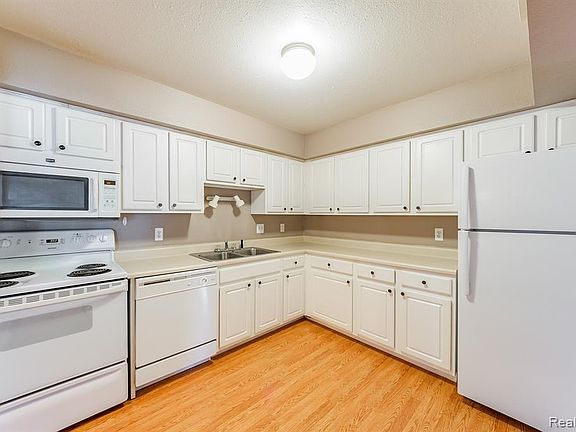 2nd image of 19128 Northridge Dr #10