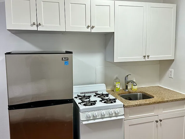 424 E 14th St #3B — Photo 8