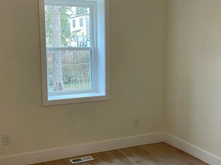 413 N Olive St — Photo 10