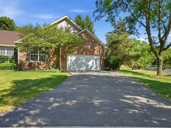 690 Littleton Trl #18-6, Elgin, IL 60120