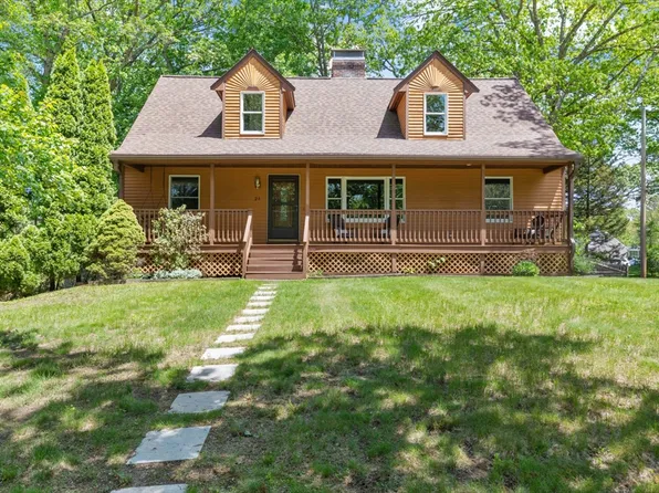 2-2A Cedarcrest Rd, Wilmington, MA 01887