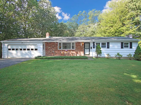 5 Partridge Lane, Newtown, CT 06470