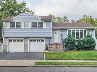 34 Dalebrook Rd, Bloomfield, NJ 07003