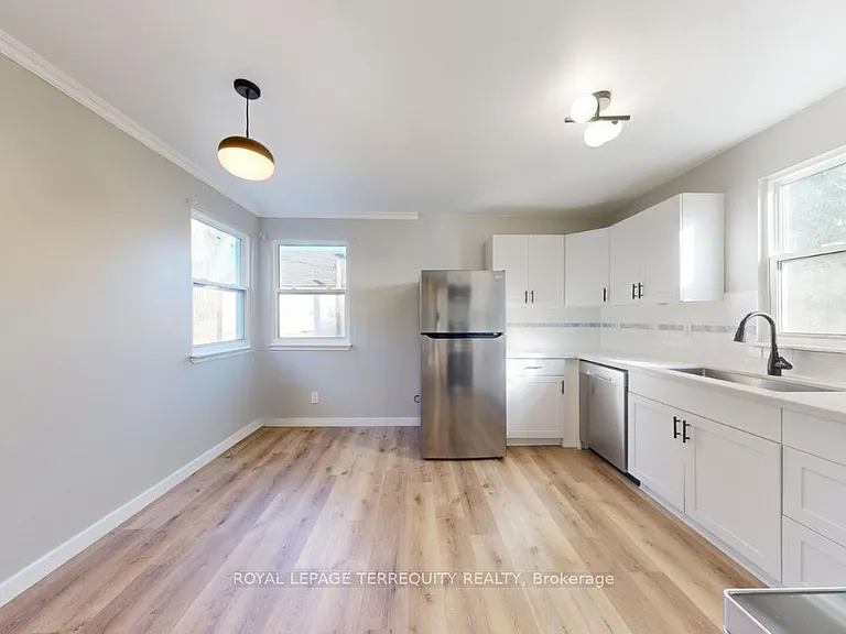 77 Glenburn Ave — Photo 10