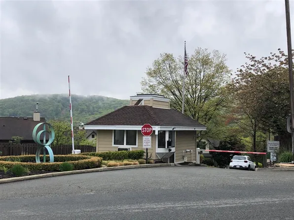 14 Dakota Ct, Suffern, NY 10901