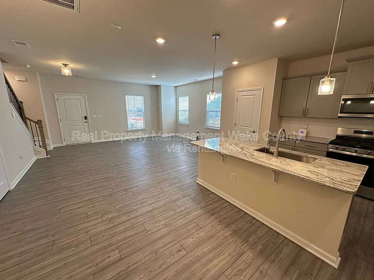 344 Abbots Mill Dr — Photo 3