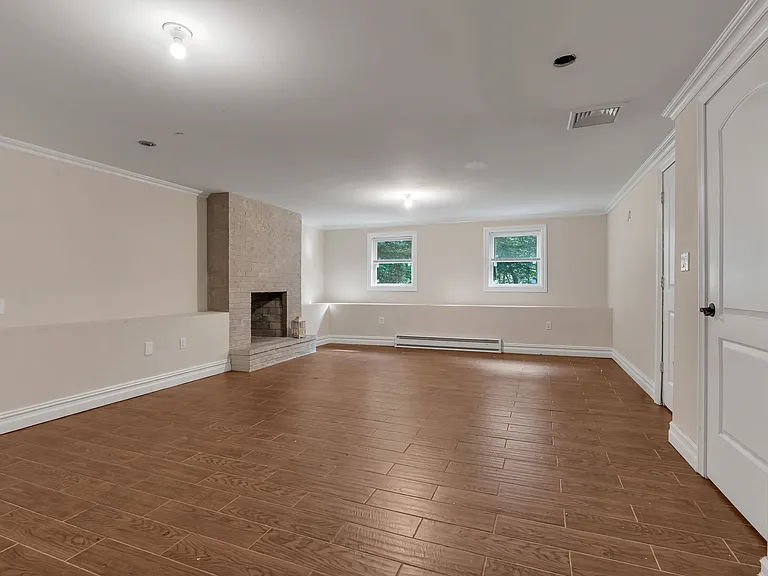 587 Central Ave — Photo 15