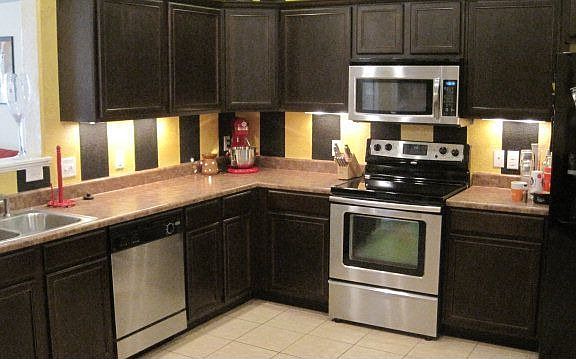 2nd image of 9200 Hawthorne Ct